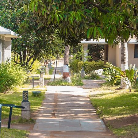 Heritage Resort Hampi Esterno foto