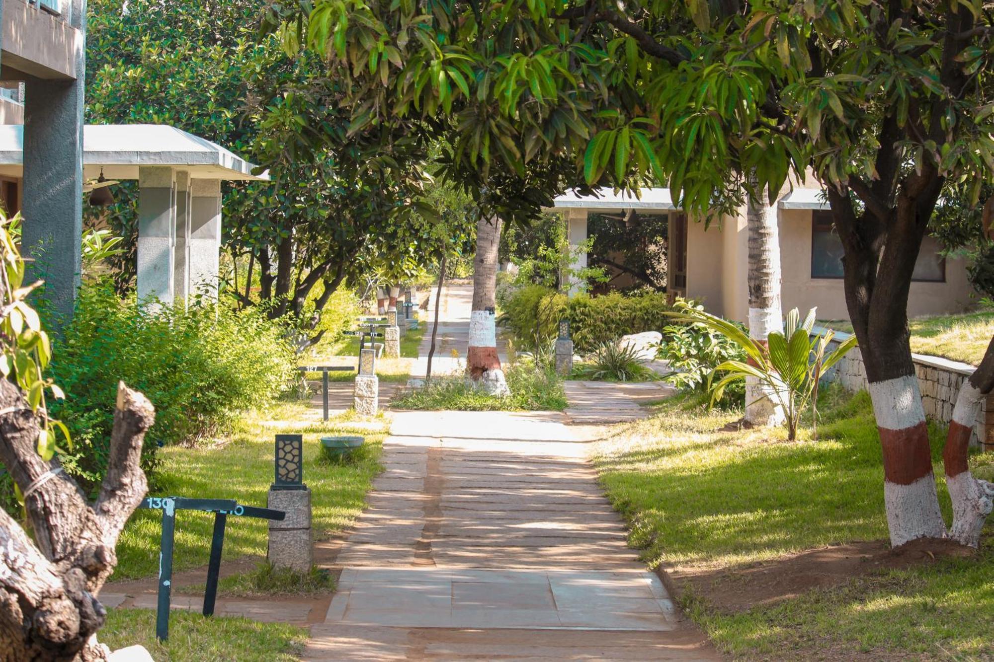 Heritage Resort Hampi Esterno foto