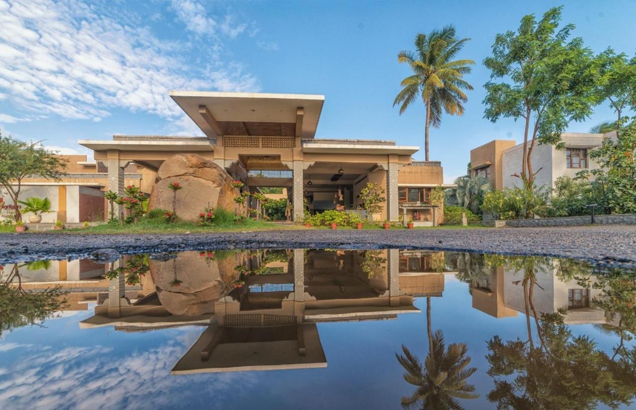 Heritage Resort Hampi Esterno foto